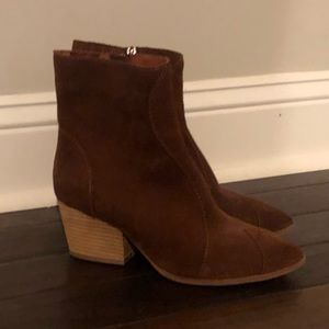 Marc Fisher cognac ankle boots booties